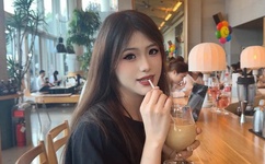 撕开奶罩吮奶头高潮A片